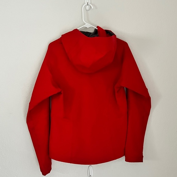 Red Winter Coat - Patagonia - Medium - Picture 2 of 2